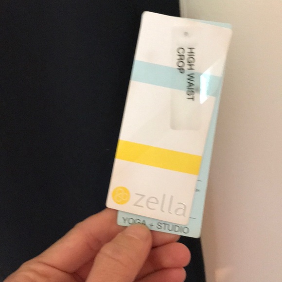 NWT Zella High Waisted Crop with mesh - Picture 3 of 7